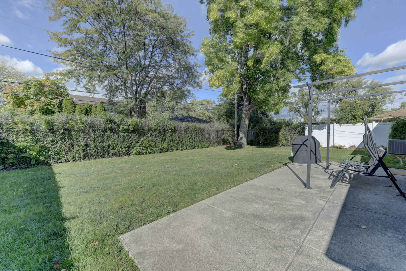 17032 University Avenue, South Holland, IL 60473