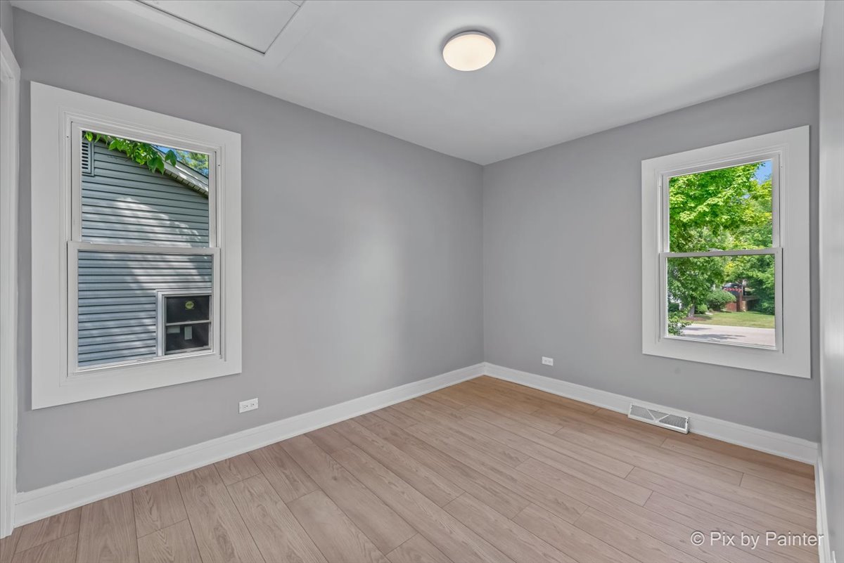 14 Lakewood Drive, Oakwood Hills, IL 60013