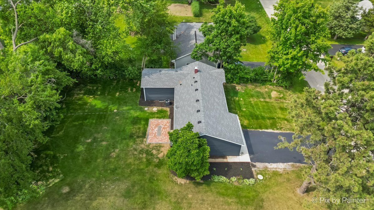 14 Lakewood Drive, Oakwood Hills, IL 60013