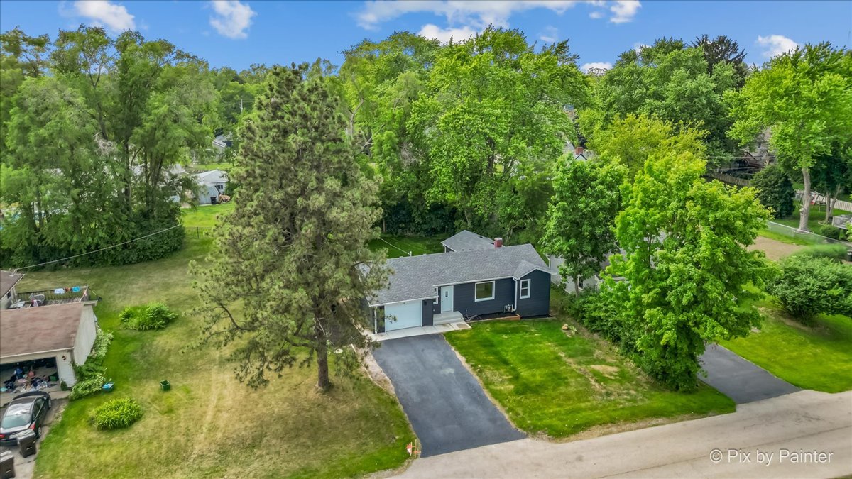 14 Lakewood Drive, Oakwood Hills, IL 60013