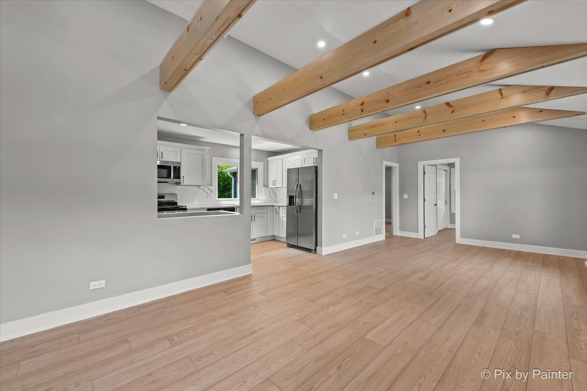 14 Lakewood Drive, Oakwood Hills, IL 60013