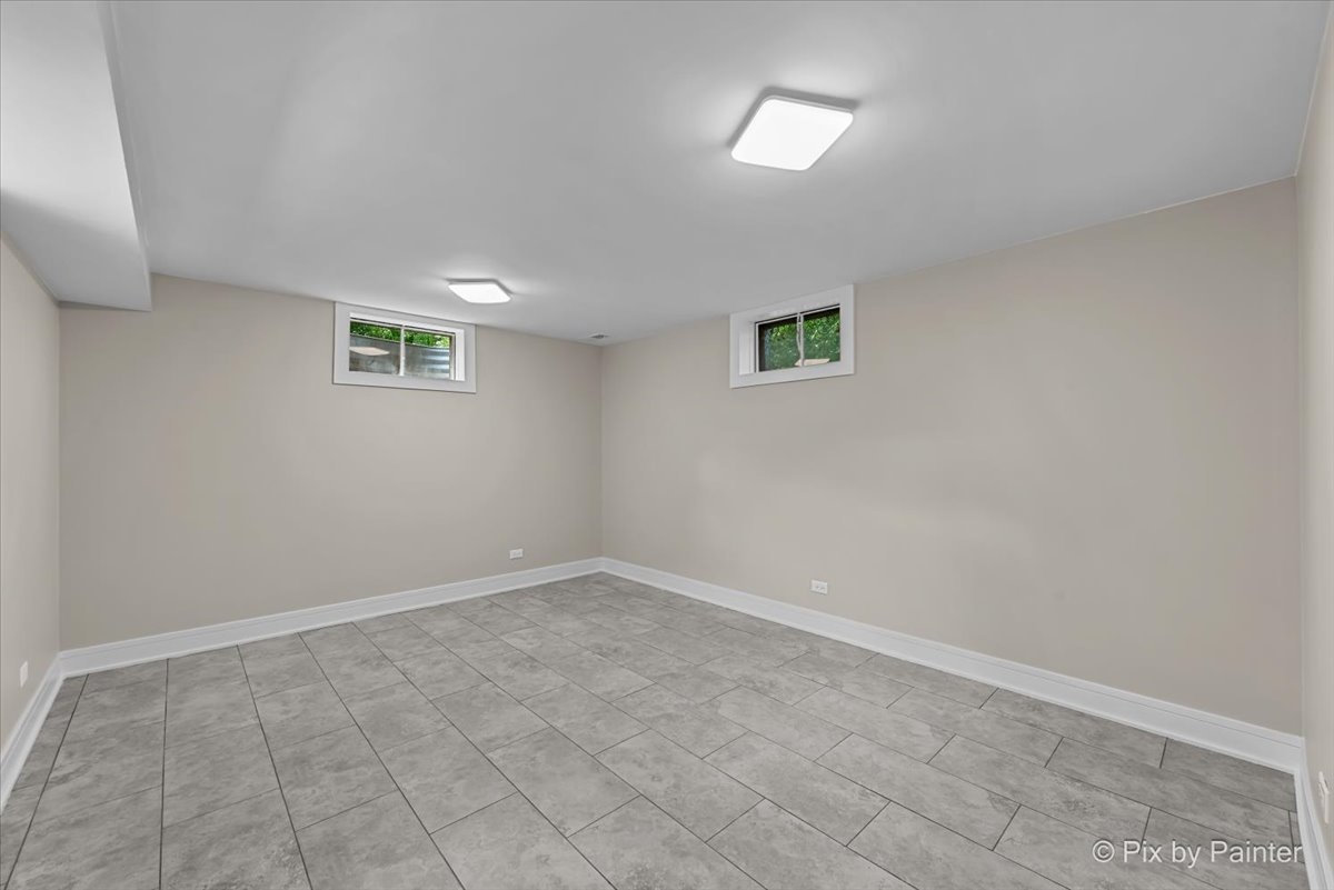 14 Lakewood Drive, Oakwood Hills, IL 60013