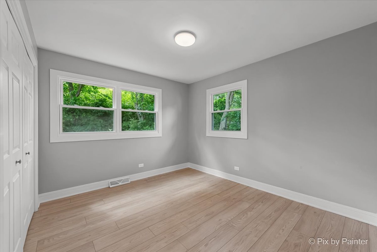 14 Lakewood Drive, Oakwood Hills, IL 60013