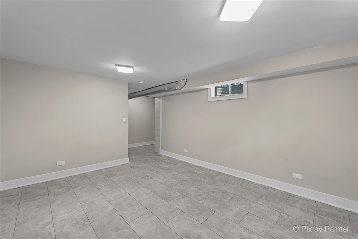 14 Lakewood Drive, Oakwood Hills, IL 60013