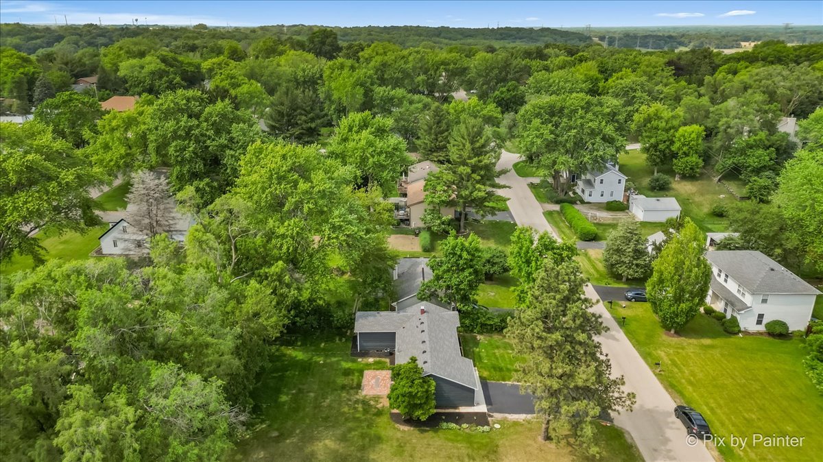 14 Lakewood Drive, Oakwood Hills, IL 60013