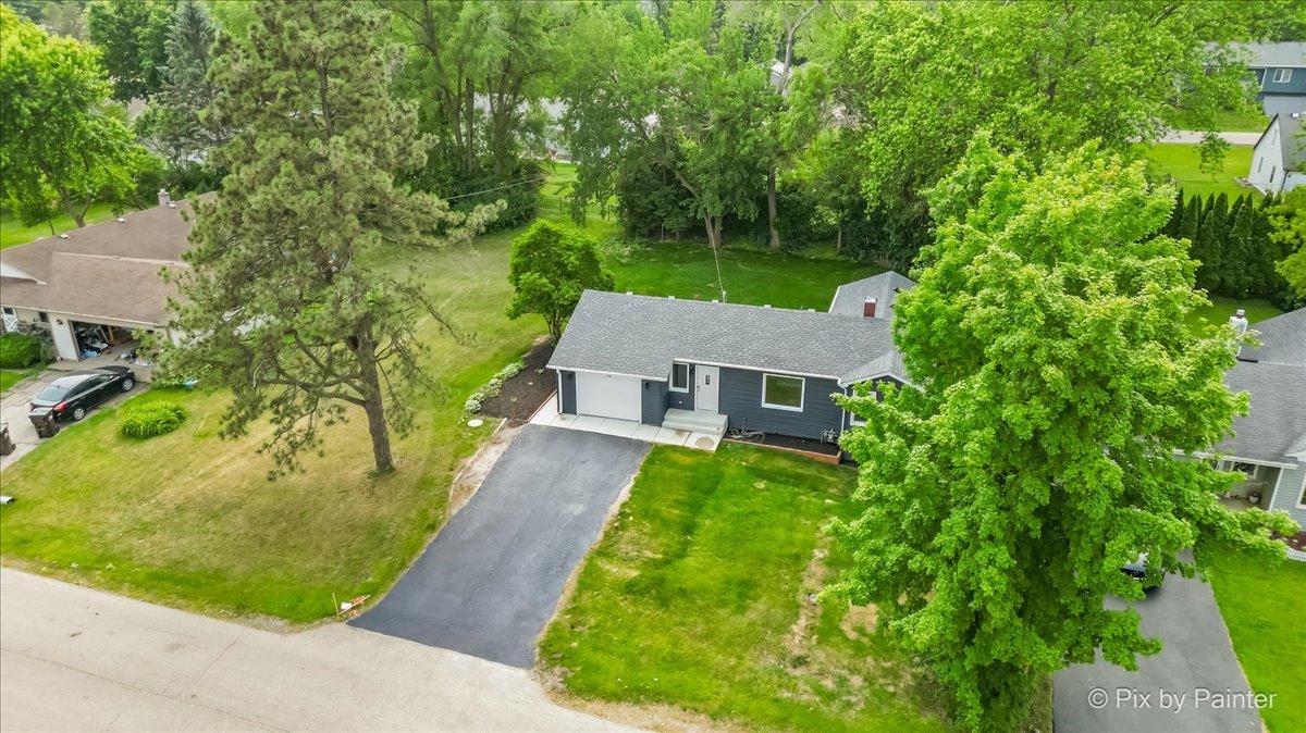 14 Lakewood Drive, Oakwood Hills, IL 60013