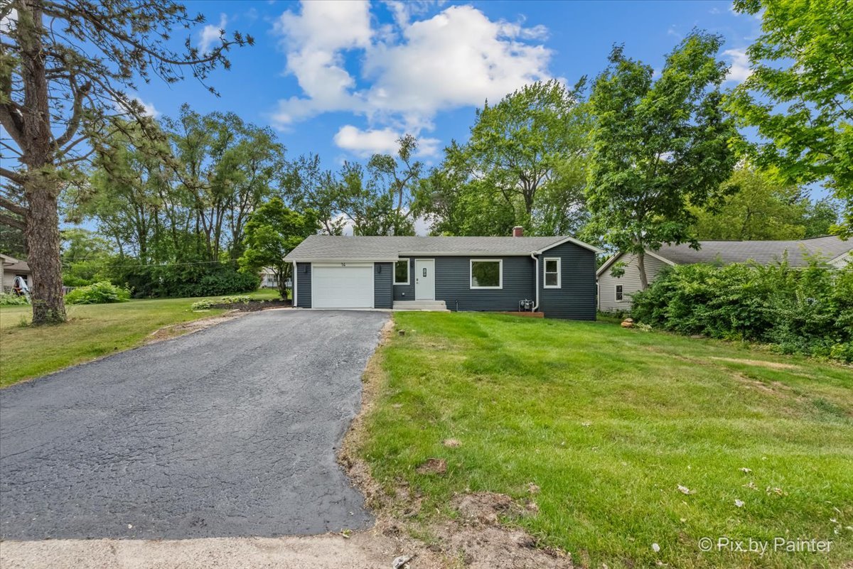 14 Lakewood Drive, Oakwood Hills, IL 60013