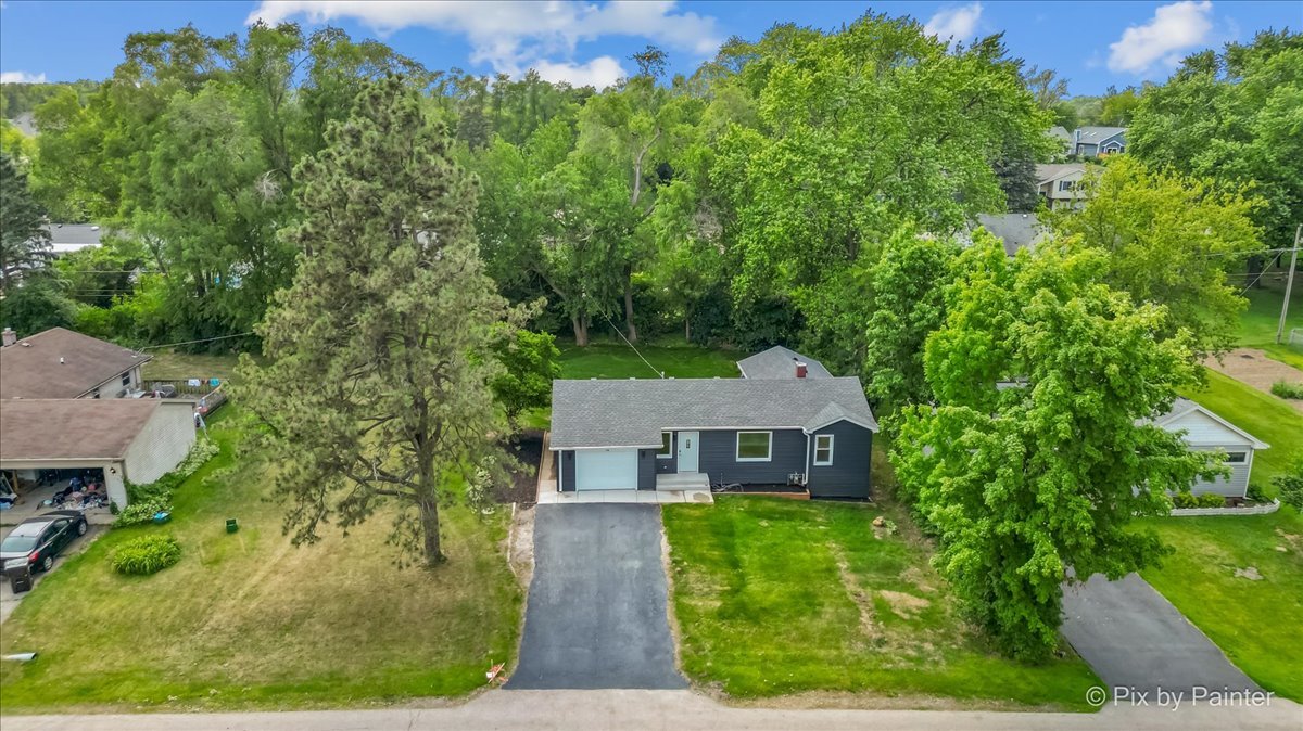 14 Lakewood Drive, Oakwood Hills, IL 60013