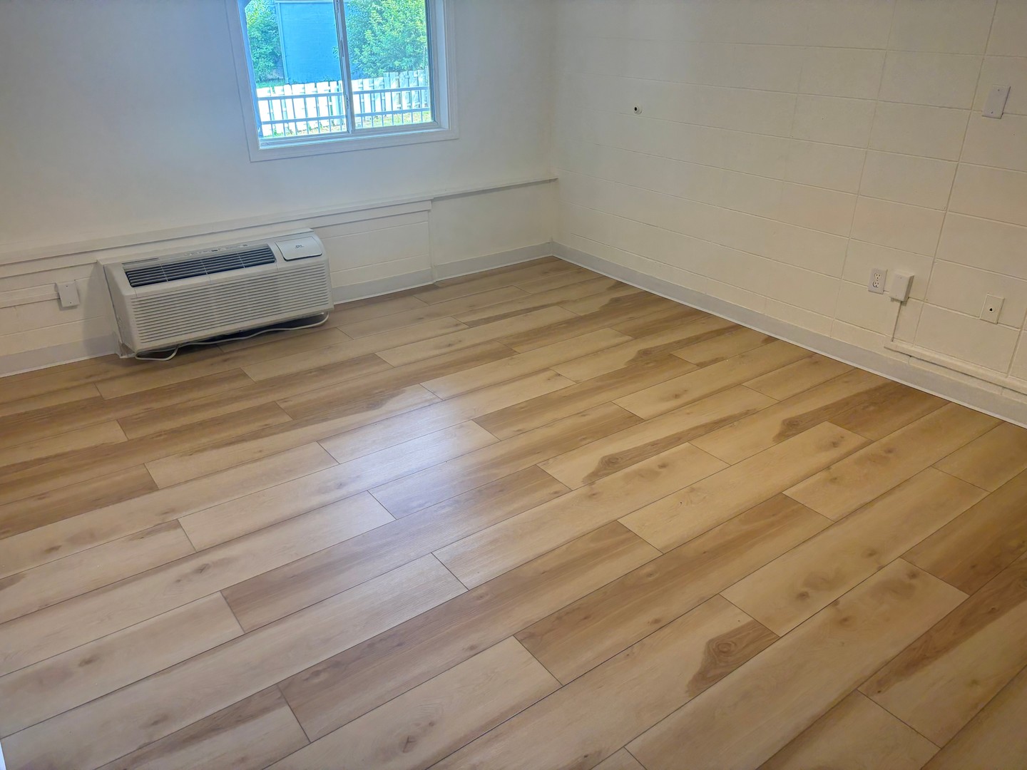 1231 N Galena Avenue #215, Dixon, IL 61021