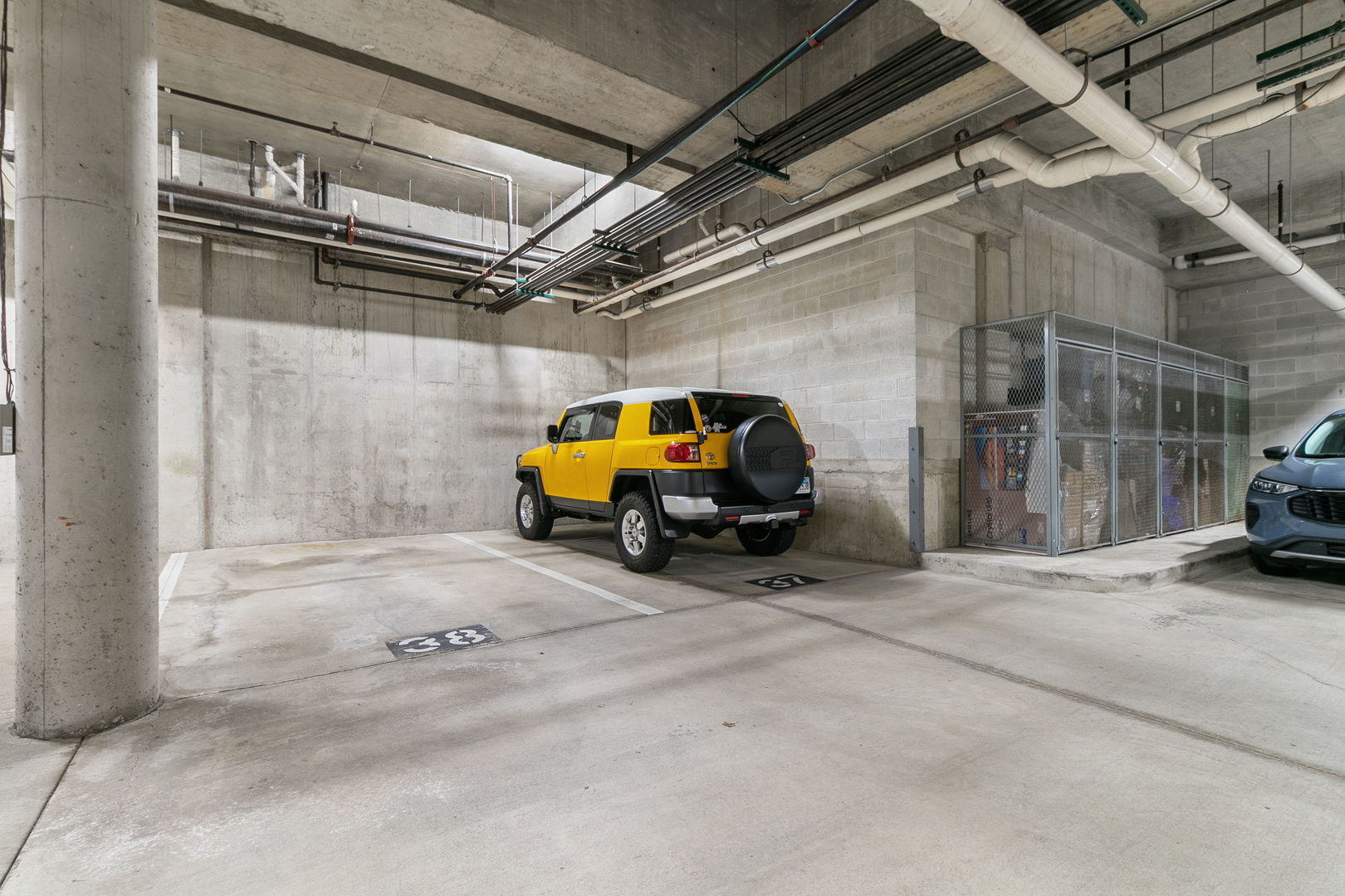 400 Village Circle #109, Willow Springs, IL 60480