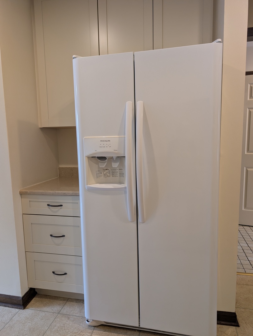 1535 WEDGEFIELD Circle #1535, Naperville, IL 60563