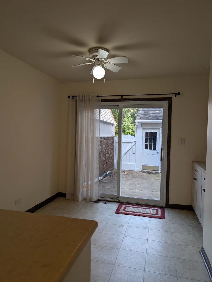 1535 WEDGEFIELD Circle #1535, Naperville, IL 60563