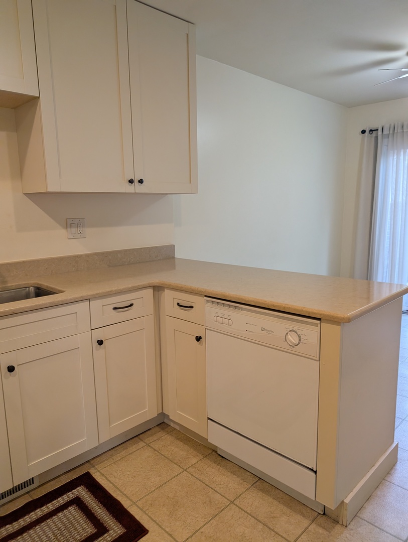 1535 WEDGEFIELD Circle #1535, Naperville, IL 60563