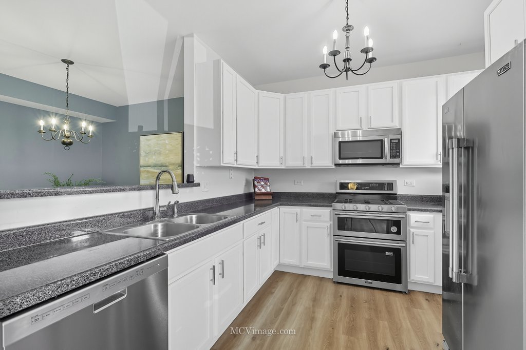 1741 Fredericksburg Lane, Aurora, IL 60503