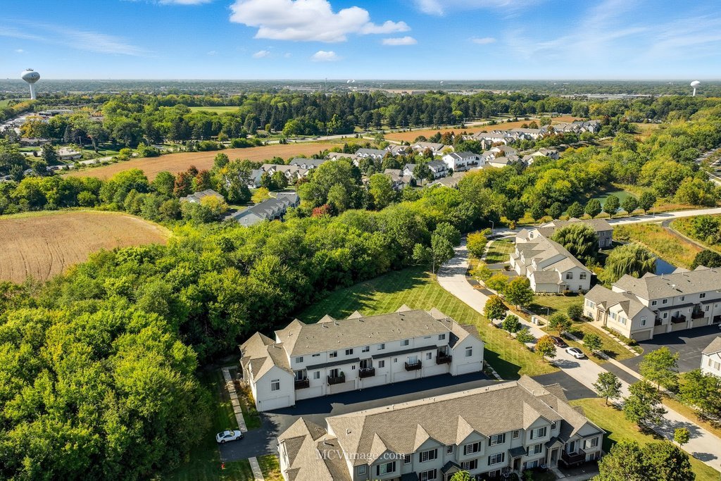 1741 Fredericksburg Lane, Aurora, IL 60503