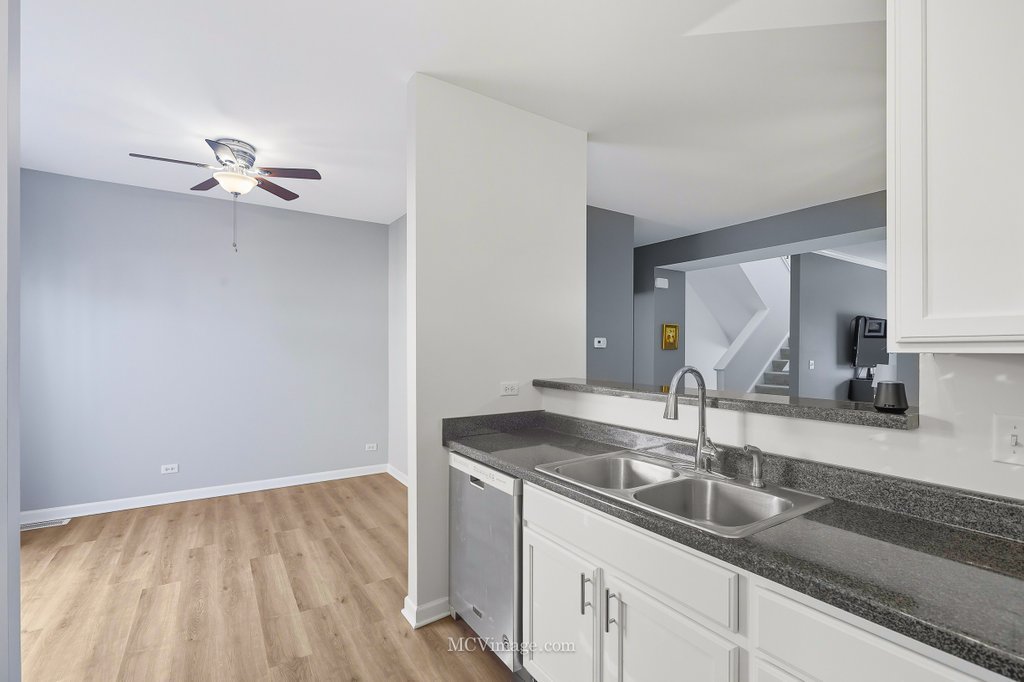 1741 Fredericksburg Lane, Aurora, IL 60503