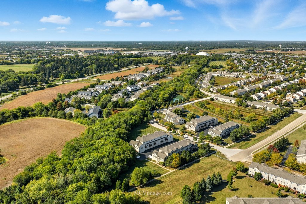 1741 Fredericksburg Lane, Aurora, IL 60503