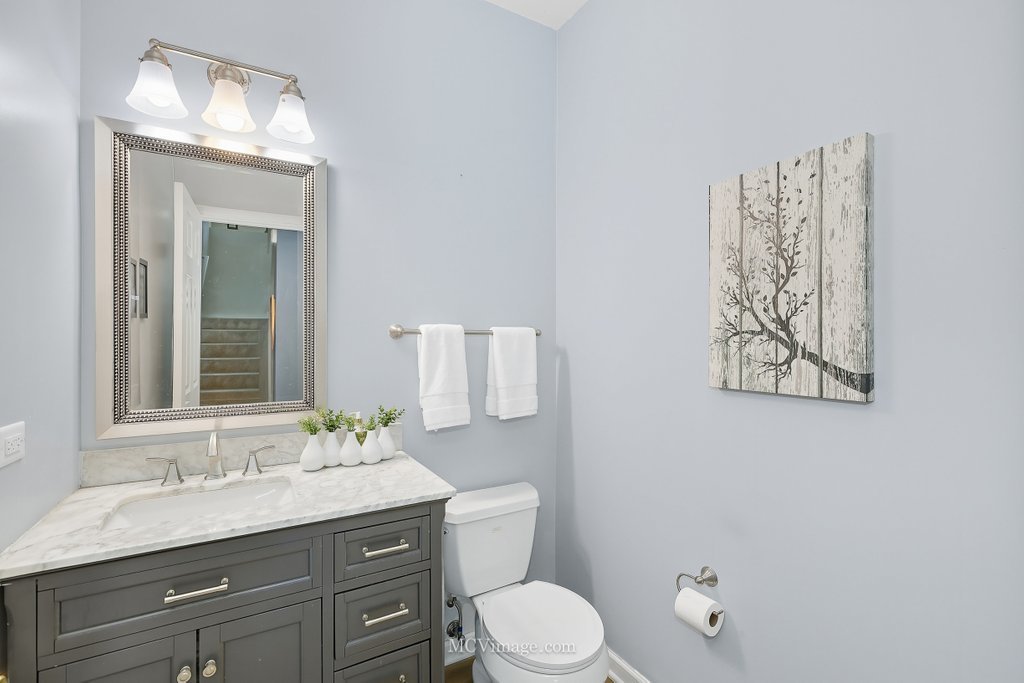 1741 Fredericksburg Lane, Aurora, IL 60503