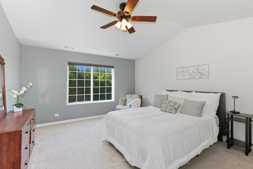 1741 Fredericksburg Lane, Aurora, IL 60503