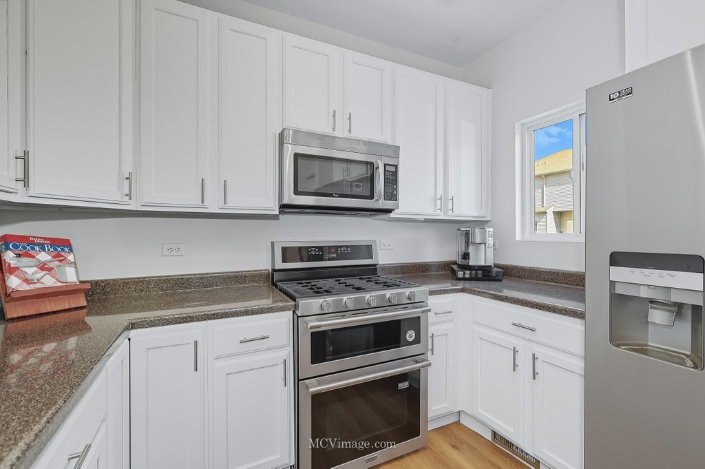 1741 Fredericksburg Lane, Aurora, IL 60503