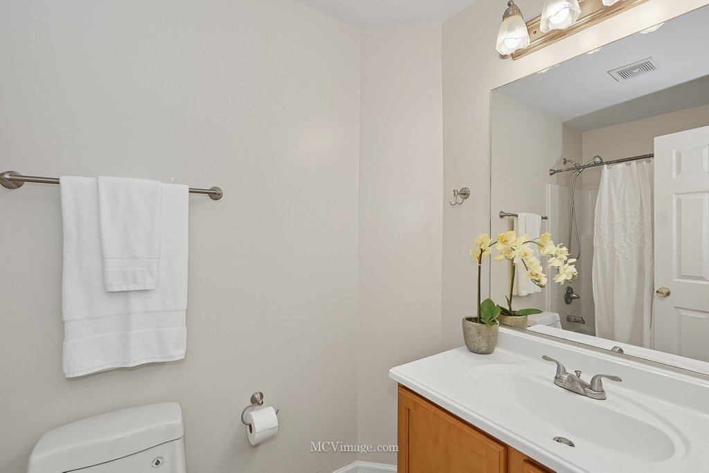 1741 Fredericksburg Lane, Aurora, IL 60503