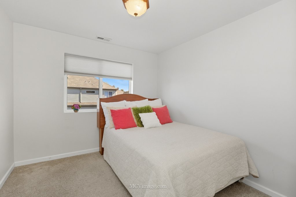 1741 Fredericksburg Lane, Aurora, IL 60503