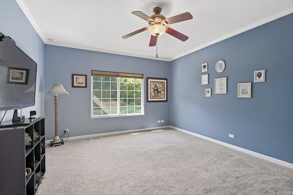 1741 Fredericksburg Lane, Aurora, IL 60503