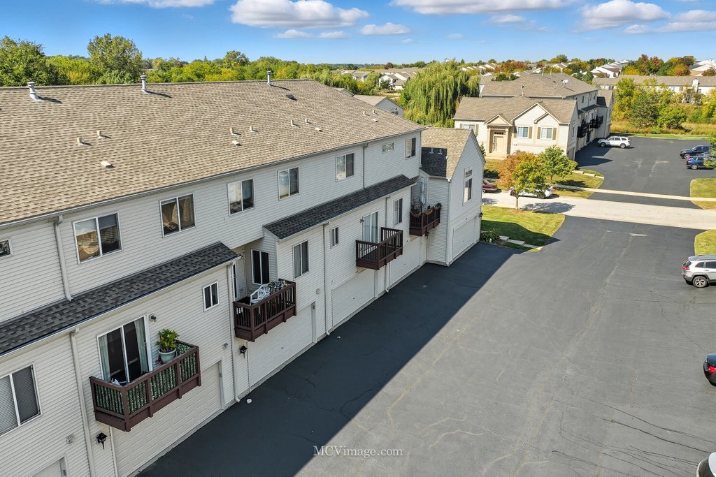 1741 Fredericksburg Lane, Aurora, IL 60503