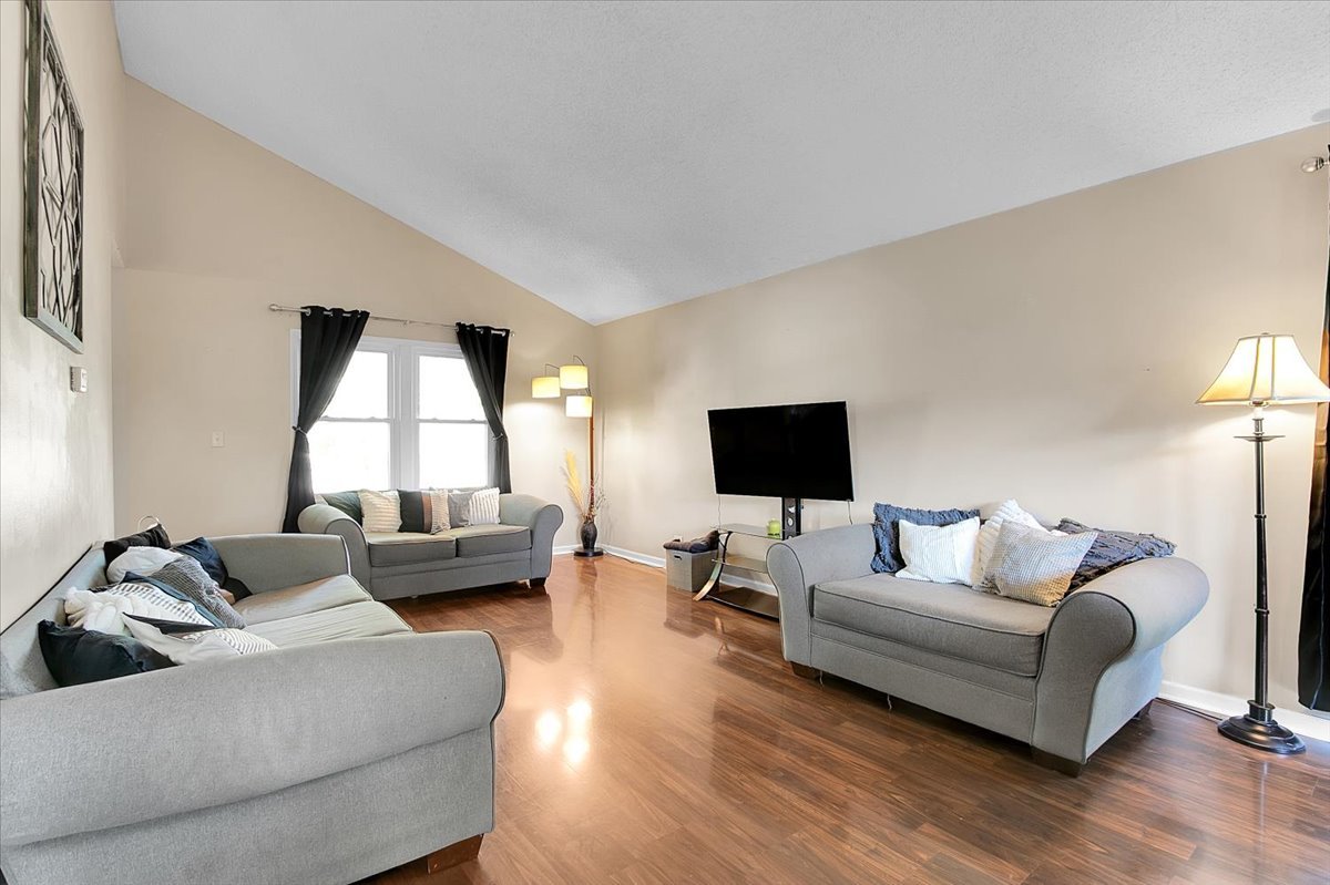 2509 Brook Lane, Aurora, IL 60504