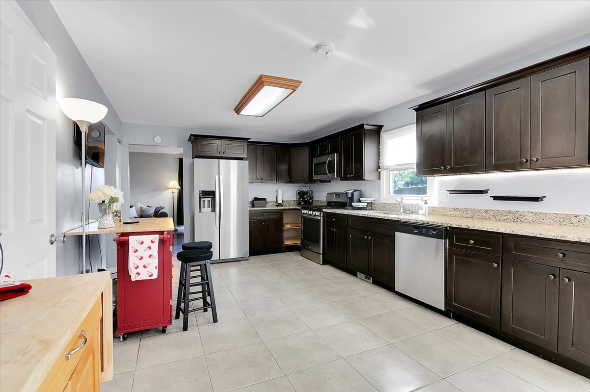 2509 Brook Lane, Aurora, IL 60504