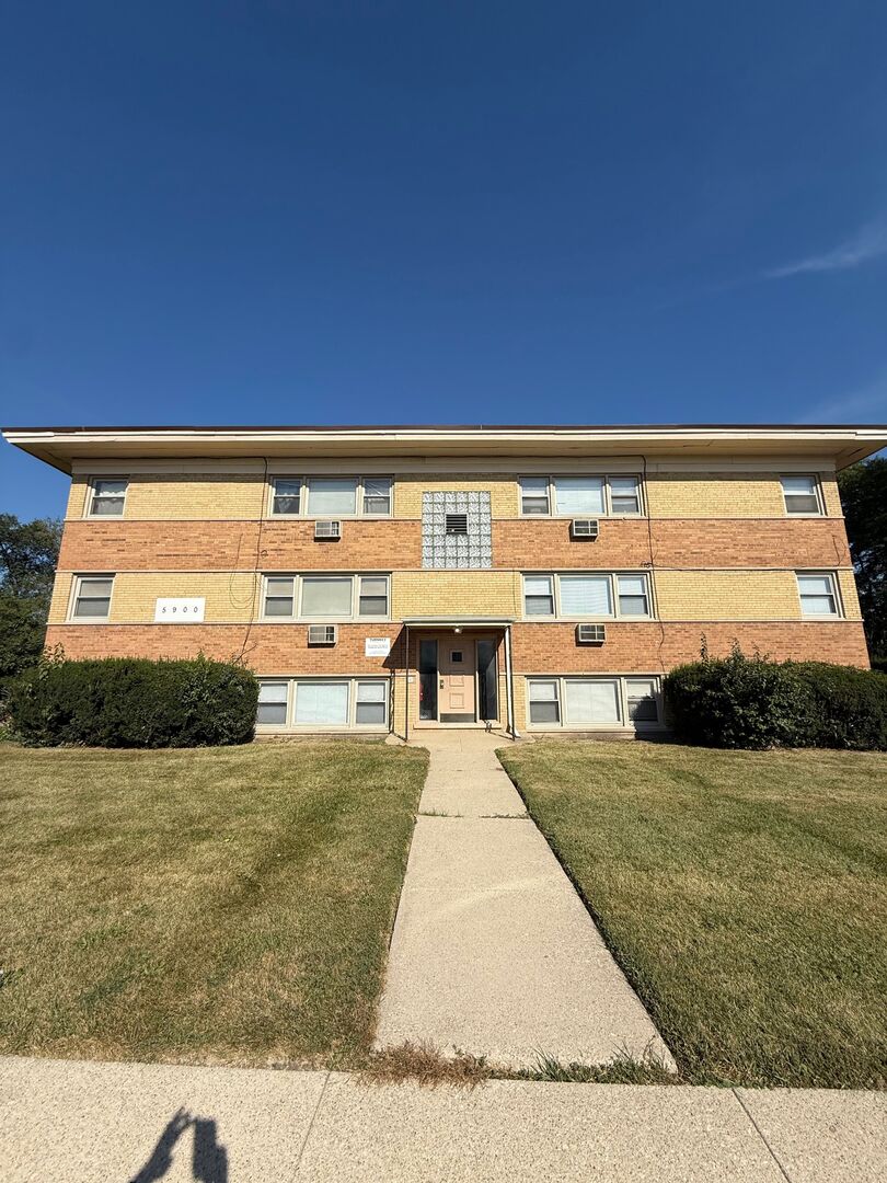 5900 Butterfield Road #1, Berkeley, IL 60163