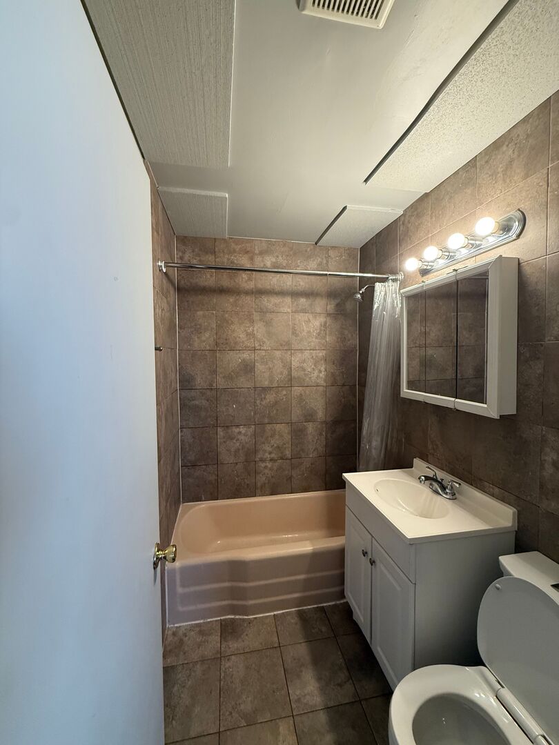 5900 Butterfield Road #1, Berkeley, IL 60163
