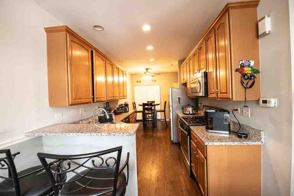 2245 Hillsboro Court, Aurora, IL 60503