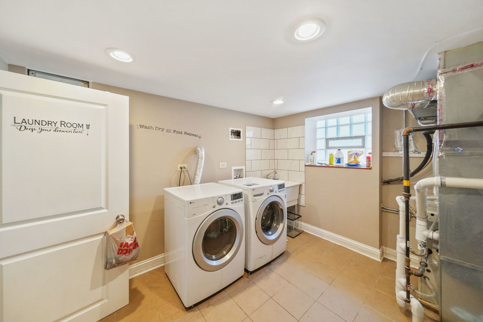 11326 S Parnell Avenue, Chicago, IL 60628