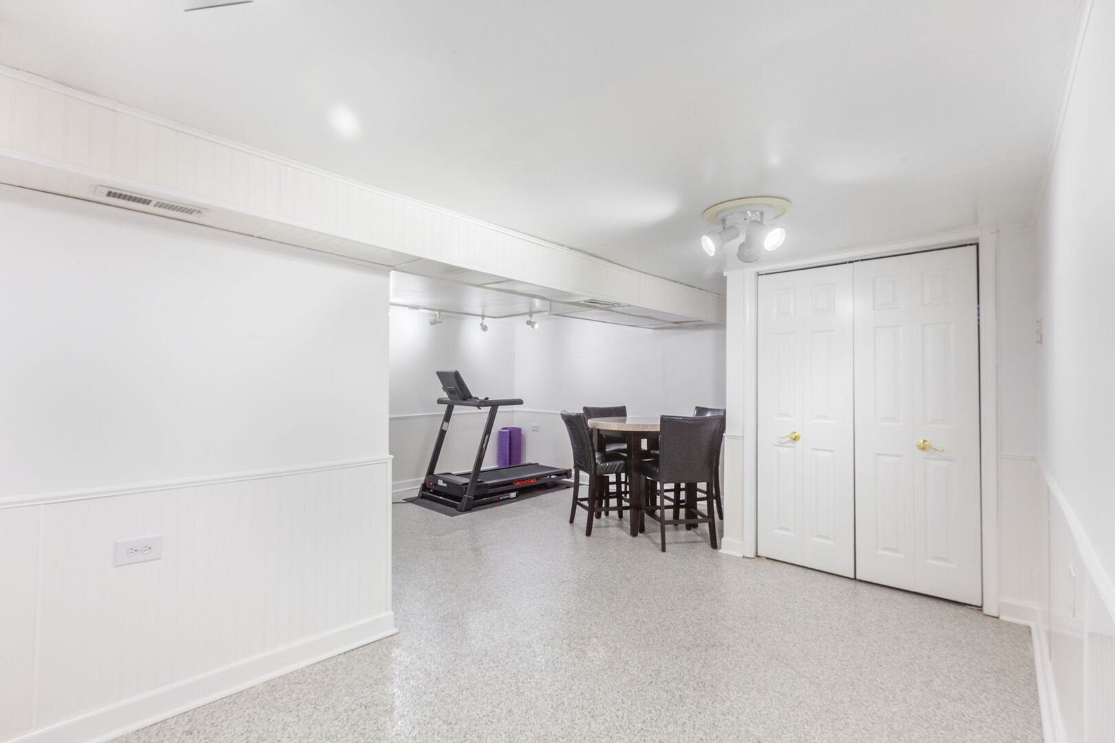 553 Stone Gate Circle, Schaumburg, IL 60193