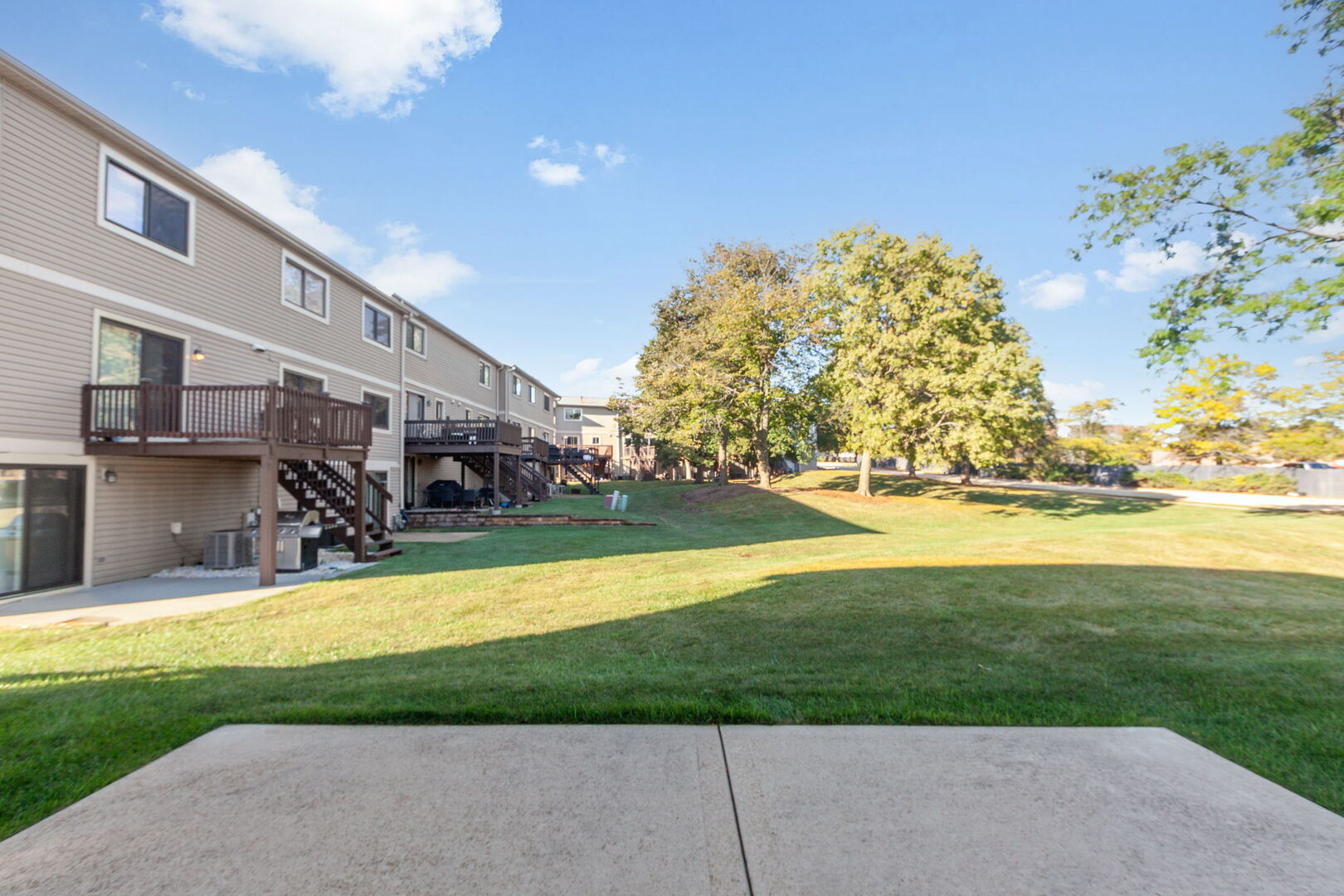 553 Stone Gate Circle, Schaumburg, IL 60193