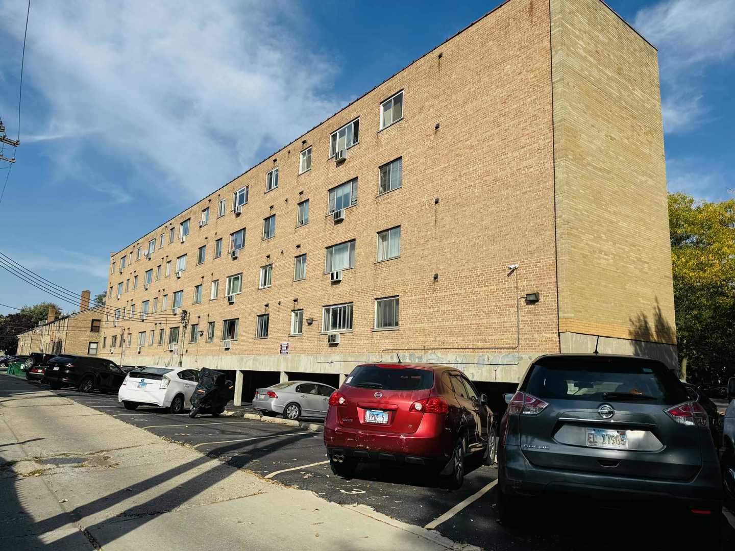 7320 N Rogers Avenue #212, Chicago, IL 60626