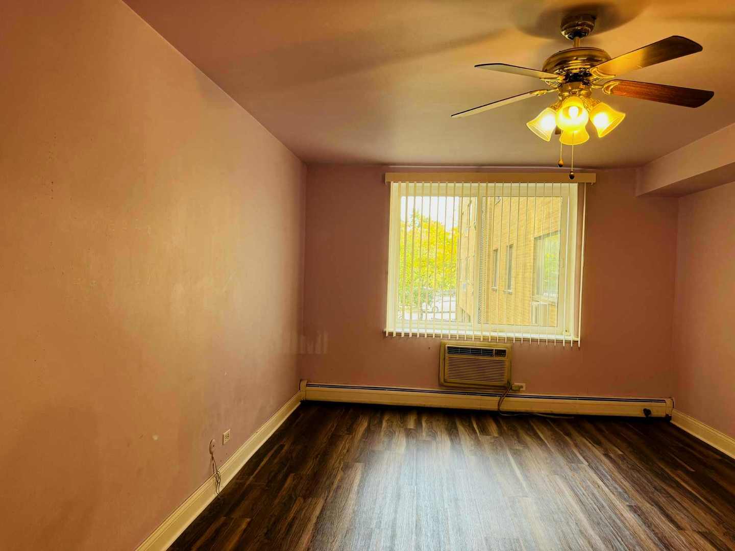7320 N Rogers Avenue #212, Chicago, IL 60626