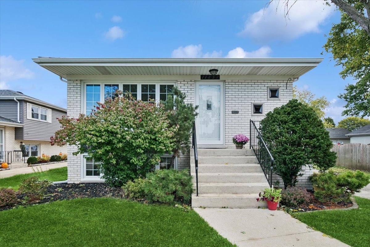 11857 S Lawler Avenue, Alsip, IL 60803