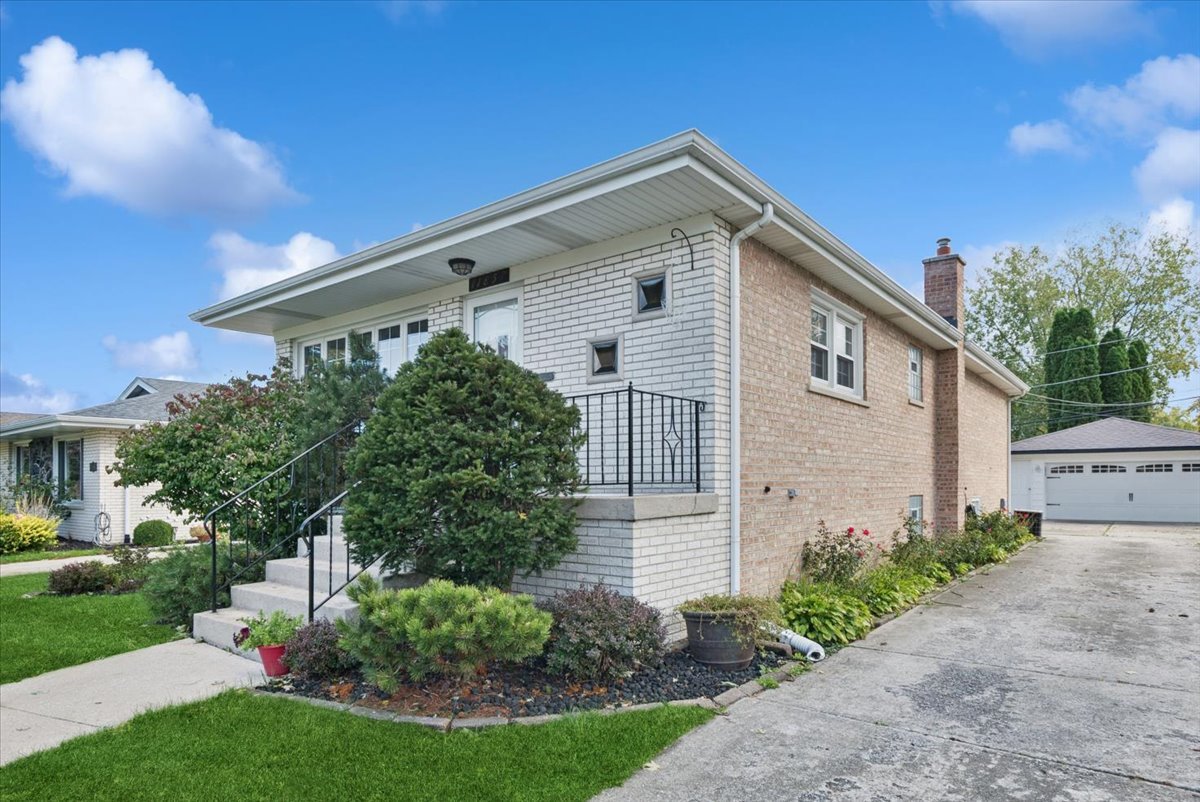 11857 S Lawler Avenue, Alsip, IL 60803