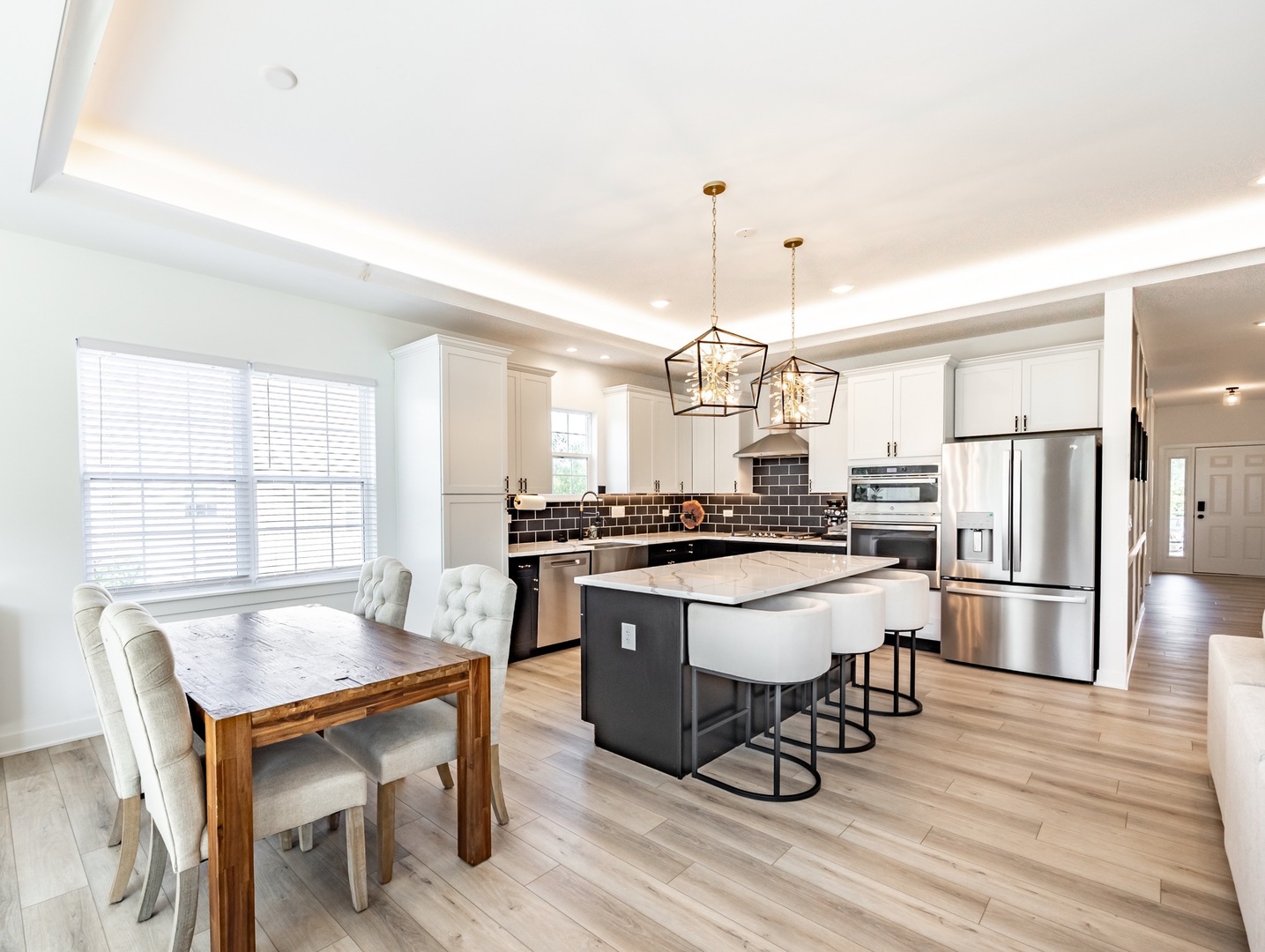 136 Valencia Parkway, Gilberts, IL 60136