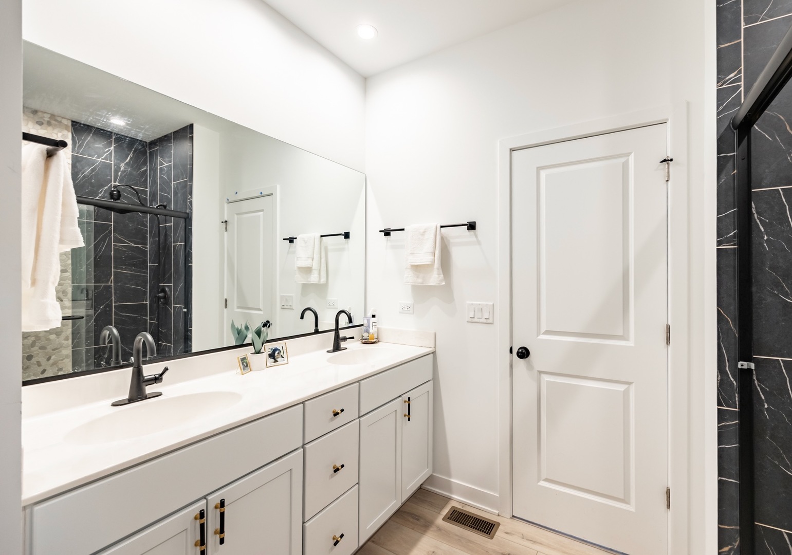 136 Valencia Parkway, Gilberts, IL 60136