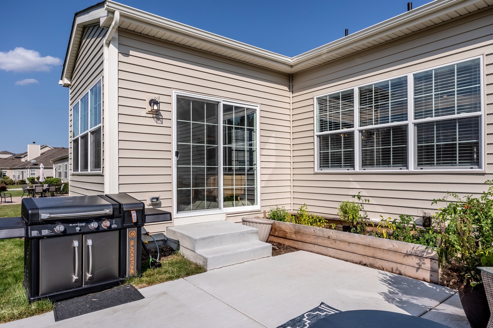 136 Valencia Parkway, Gilberts, IL 60136