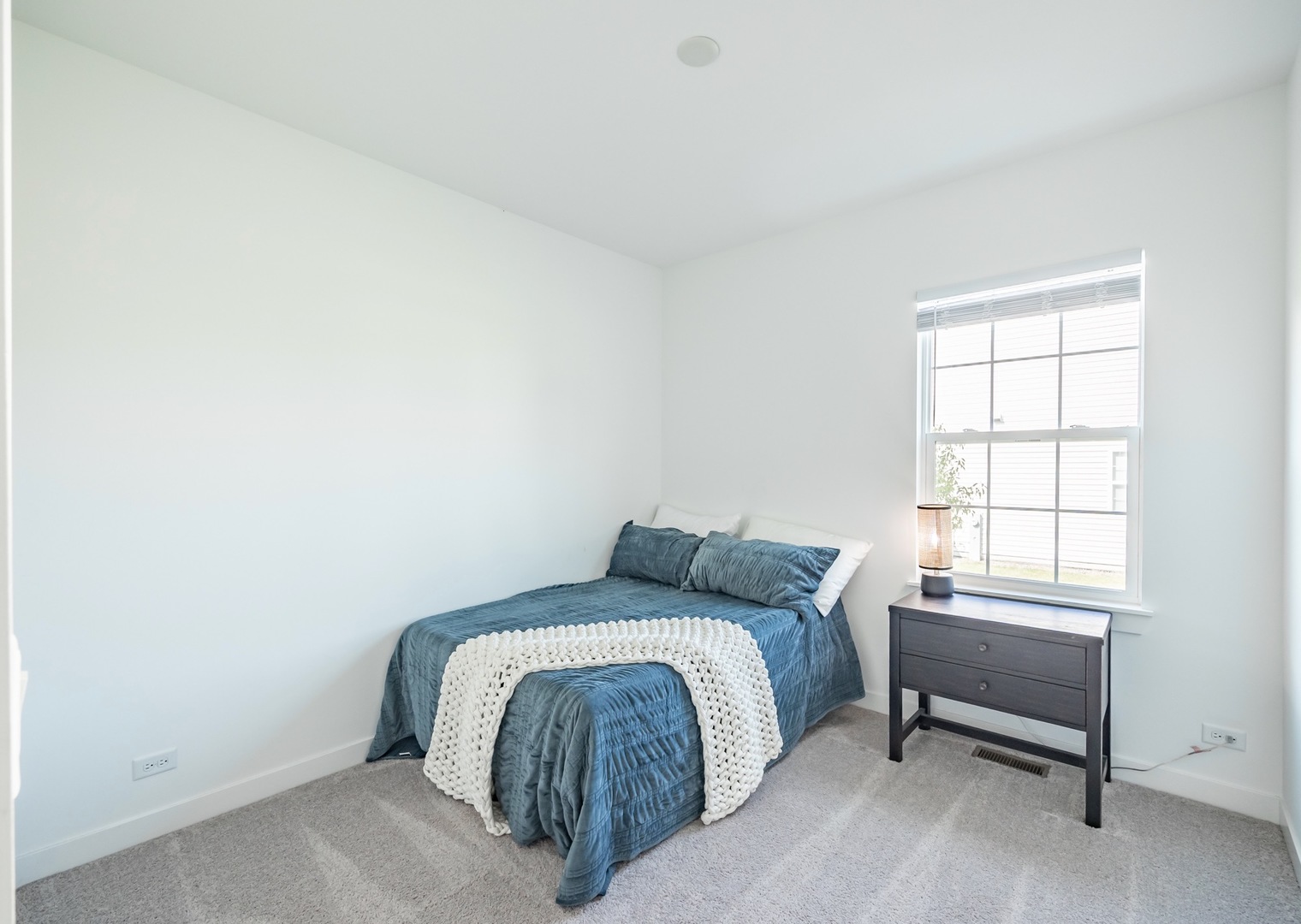 136 Valencia Parkway, Gilberts, IL 60136