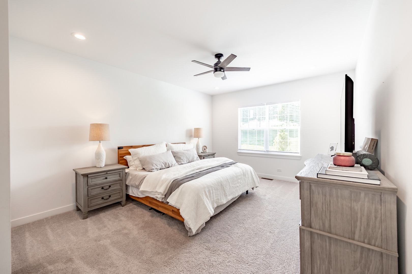 136 Valencia Parkway, Gilberts, IL 60136