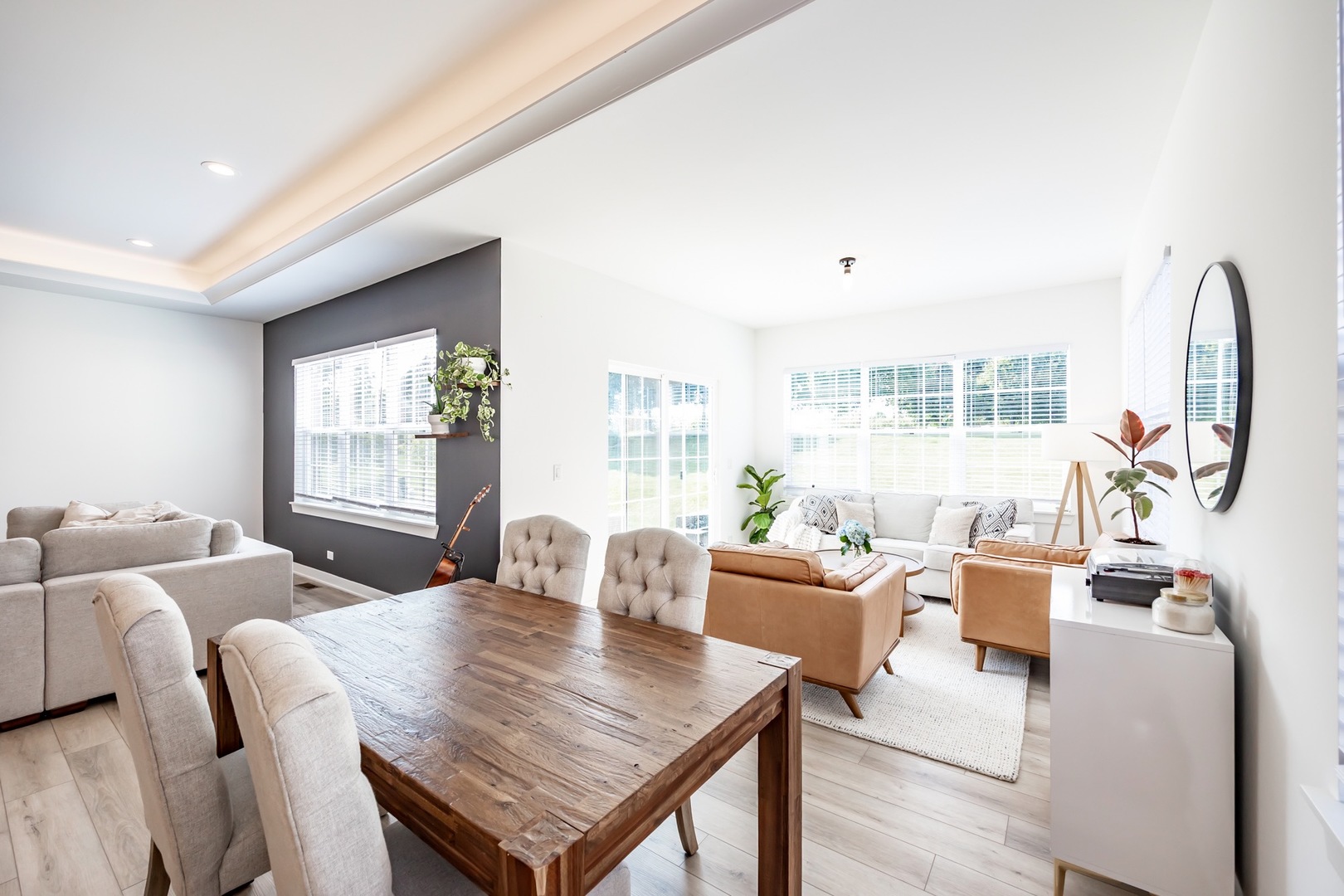 136 Valencia Parkway, Gilberts, IL 60136