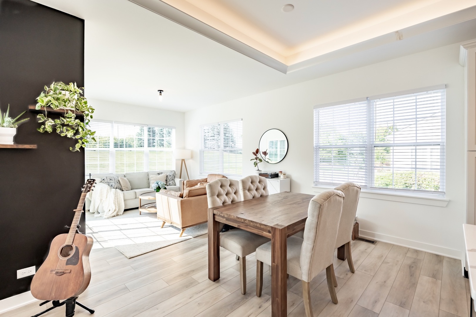 136 Valencia Parkway, Gilberts, IL 60136