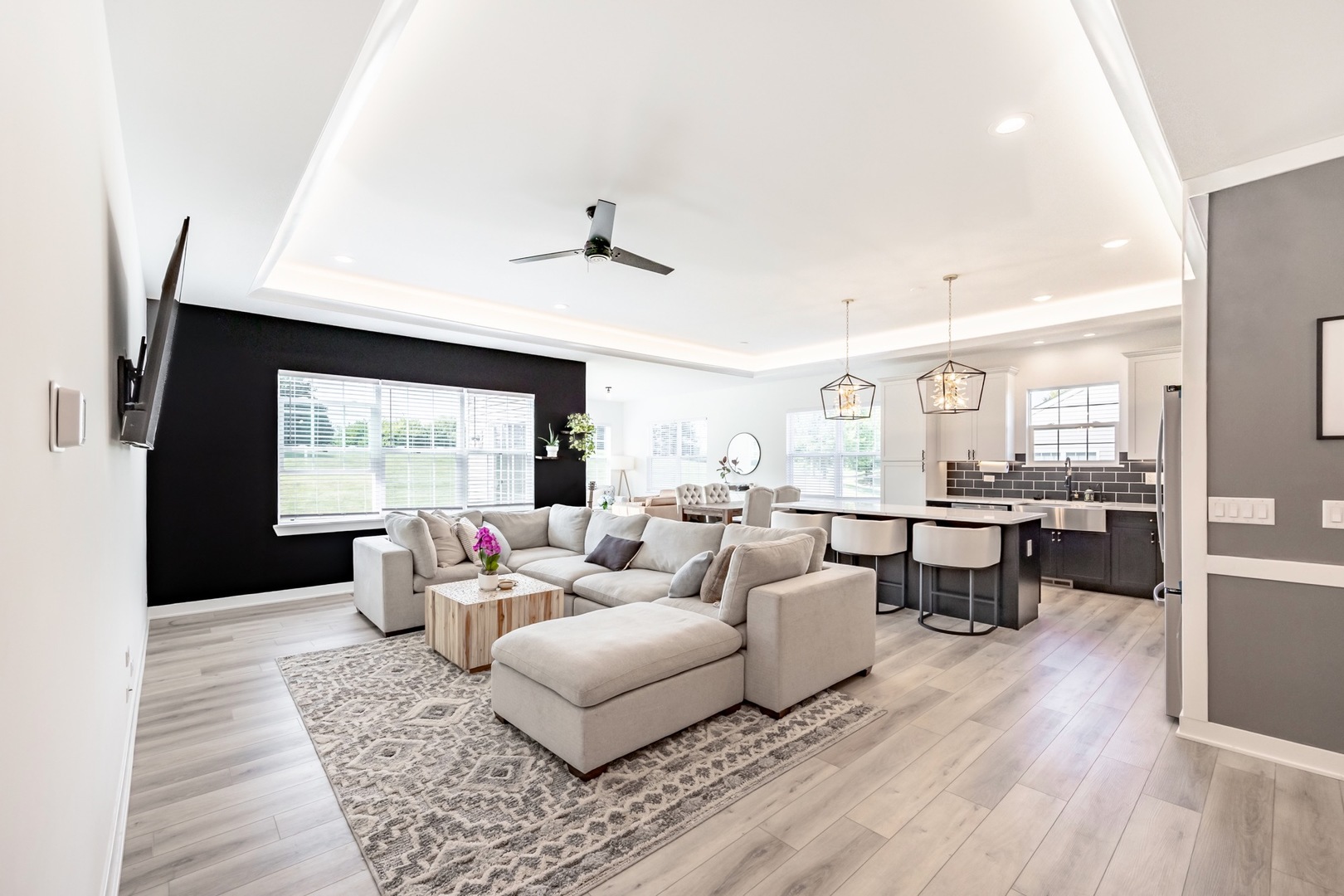 136 Valencia Parkway, Gilberts, IL 60136