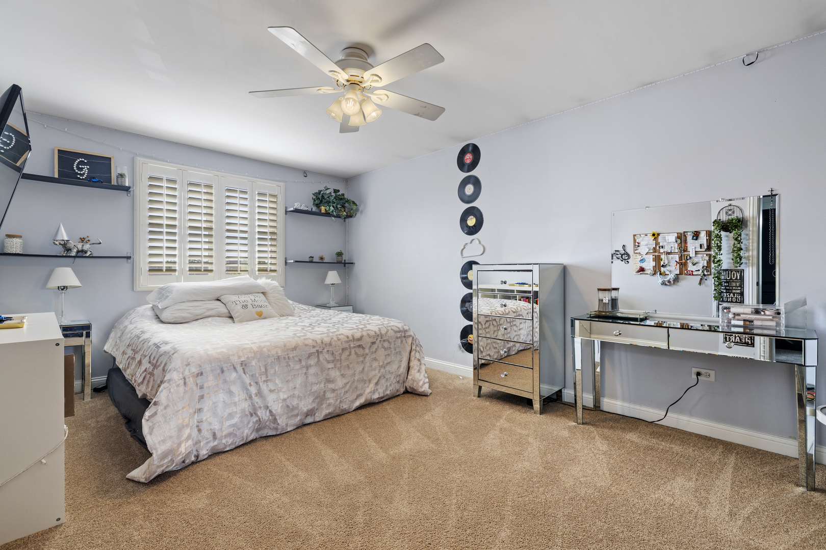 8025 Stonegate Drive, Tinley Park, IL 60487