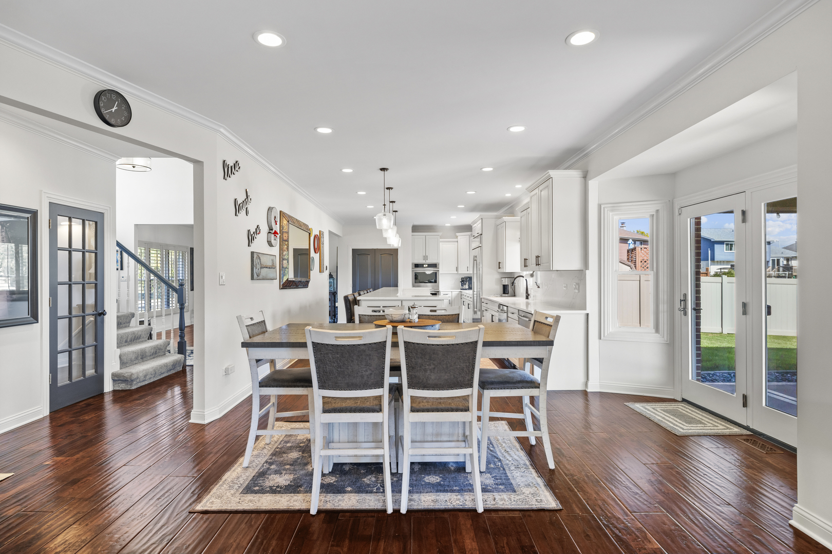 8025 Stonegate Drive, Tinley Park, IL 60487